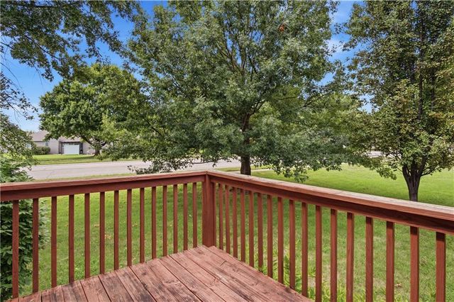 201 Mesa Drive, Smithville, MO 64089