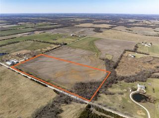 99 E 1600 Road, Baldwin City, KS 66006