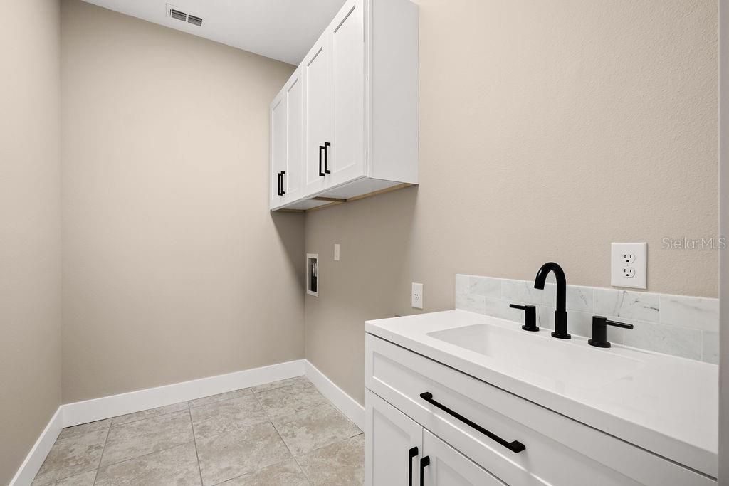 Image 17 of property listing at 2275 PEARL CIDER STREET, Orlando, FL 32824