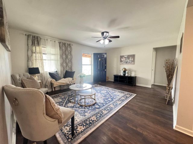 935 Duke Road, Columbus, OH 43213