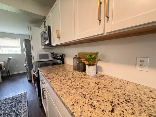 935 Duke Road, Columbus, OH 43213