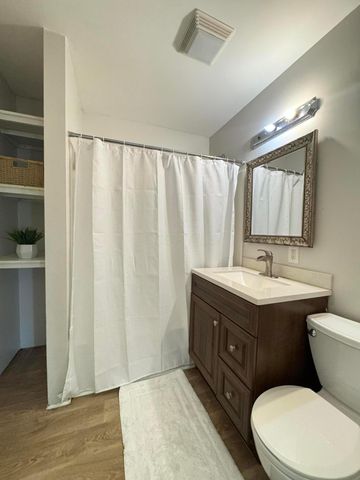 935 Duke Road, Columbus, OH 43213