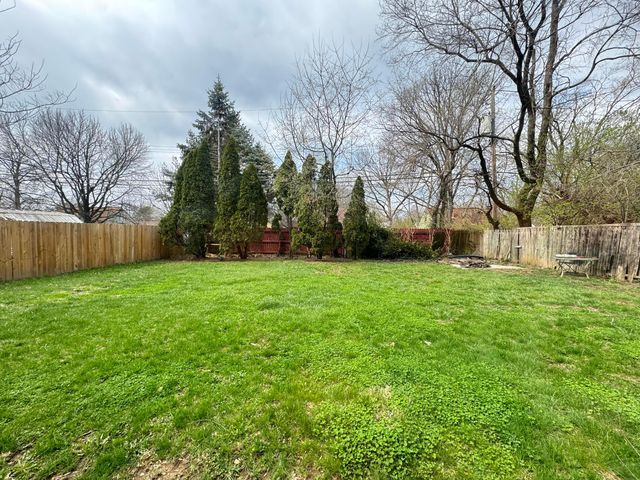 935 Duke Road, Columbus, OH 43213