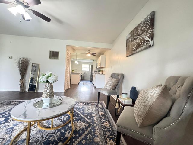 935 Duke Road, Columbus, OH 43213