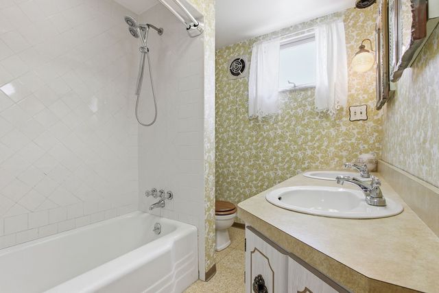 2705 Cleveland St, Mckeesport, PA 15132