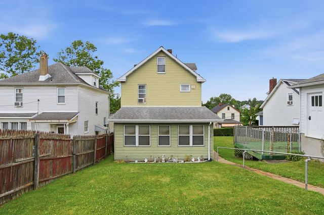 2705 Cleveland St, Mckeesport, PA 15132