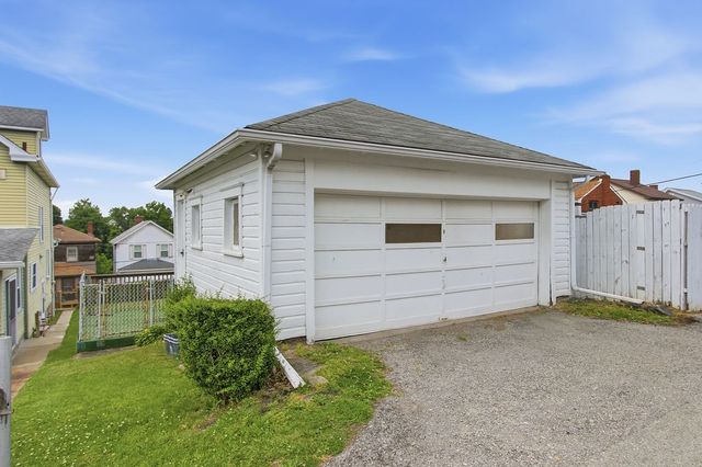 2705 Cleveland St, Mckeesport, PA 15132