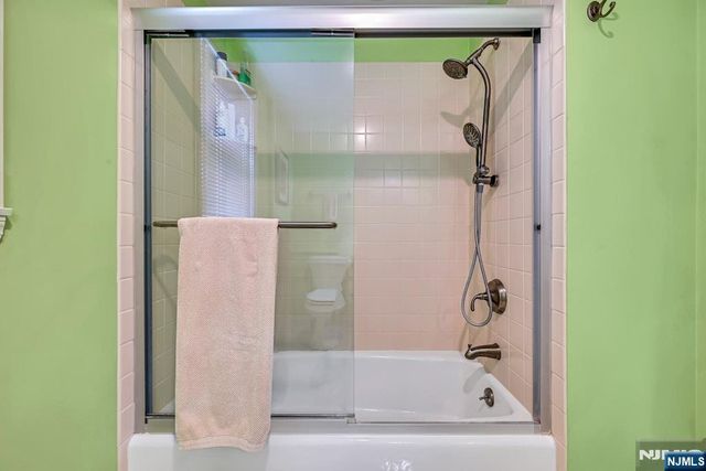 1 Buena Vista Avenue, Hawthorne, NJ 07506
