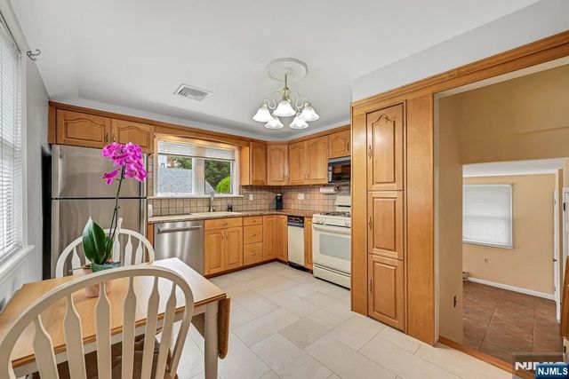 1 Buena Vista Avenue, Hawthorne, NJ 07506