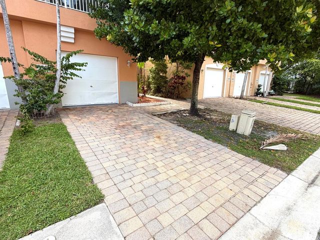 3261 Scarletta Drive, Riviera Beach, FL 33404