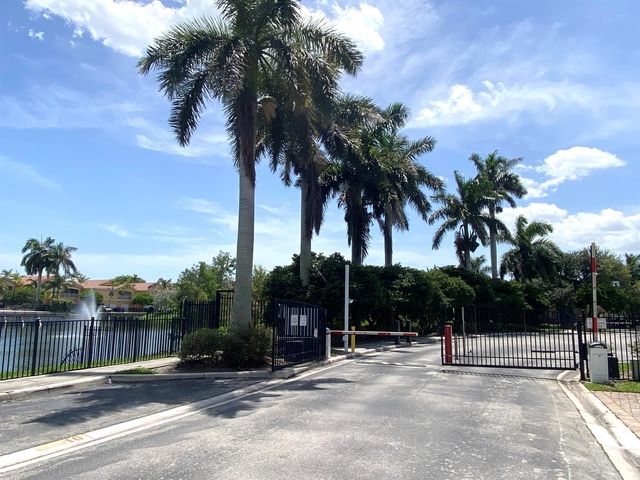 3261 Scarletta Drive, Riviera Beach, FL 33404