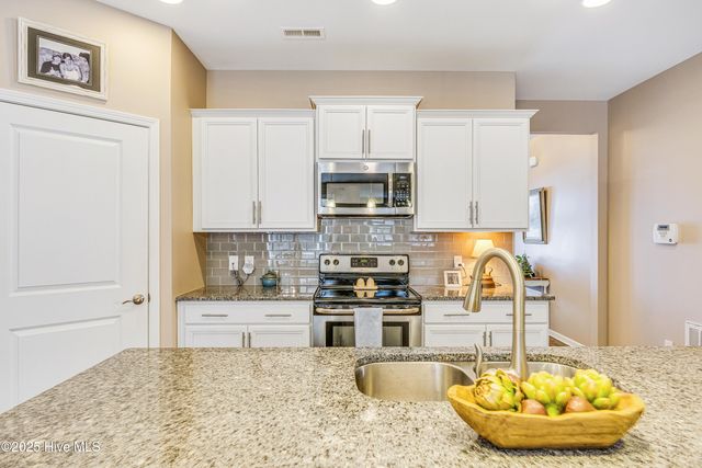 1831 Bards Drive SE, Bolivia, NC 28422