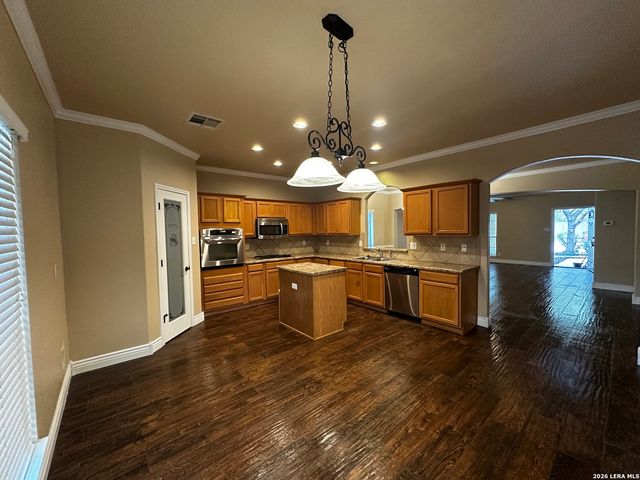 10706 Axis Xing, San Antonio, TX 78245