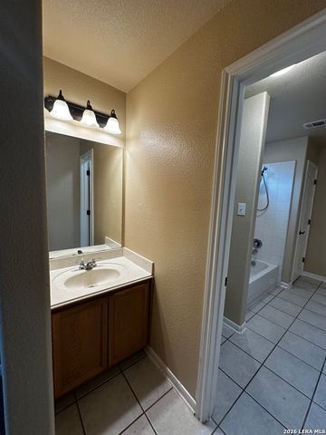 10706 Axis Xing, San Antonio, TX 78245