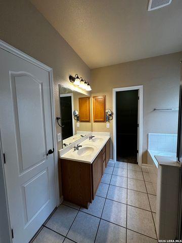 10706 Axis Xing, San Antonio, TX 78245