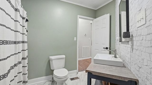 305 Pine Avenue, South Pittsburg, TN 37380
