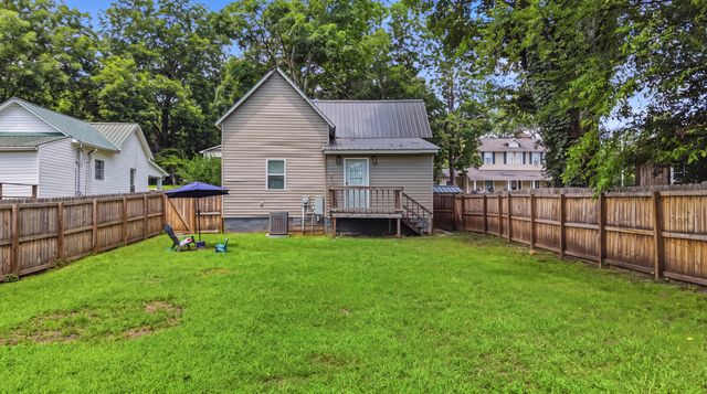 305 Pine Avenue, South Pittsburg, TN 37380