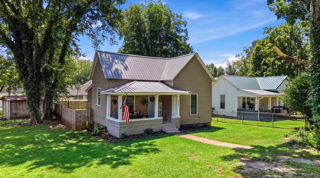 305 Pine Avenue, South Pittsburg, TN 37380