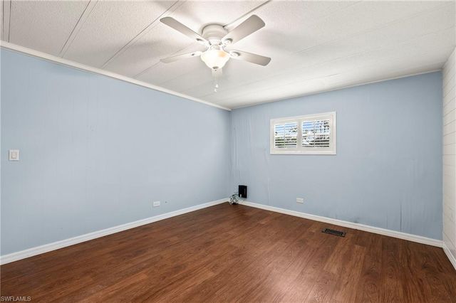 40 Le Mans DR, Naples, FL 34112