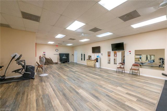 40 Le Mans DR, Naples, FL 34112