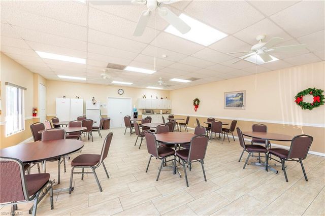 40 Le Mans DR, Naples, FL 34112