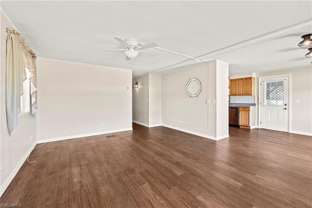 40 Le Mans DR, Naples, FL 34112