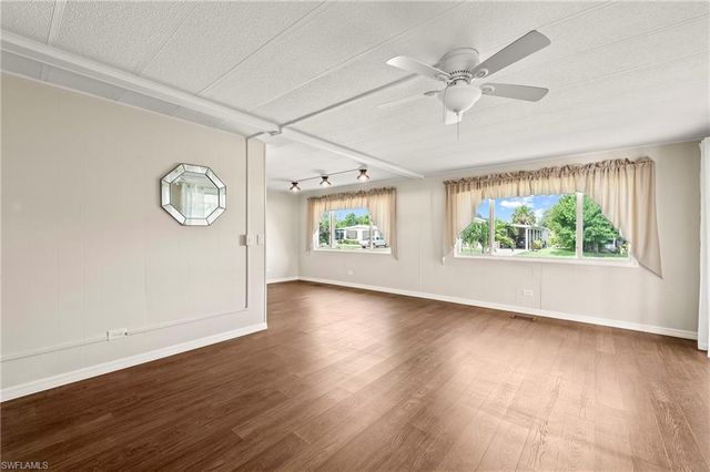 40 Le Mans DR, Naples, FL 34112