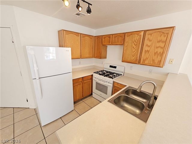 2521 Sierra Luna Avenue 101, Las Vegas, NV 89106