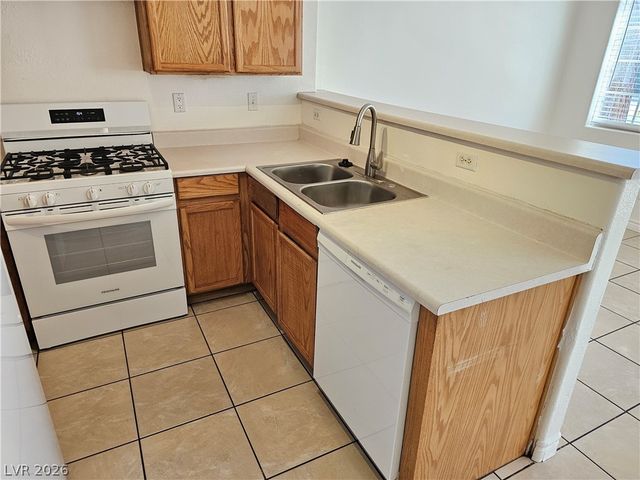 2521 Sierra Luna Avenue 101, Las Vegas, NV 89106
