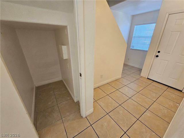 2521 Sierra Luna Avenue 101, Las Vegas, NV 89106