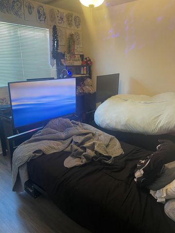 486 E San Pedro St, Merced, CA 95341