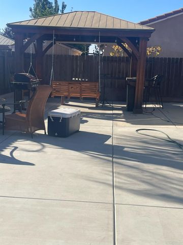 486 E San Pedro St, Merced, CA 95341