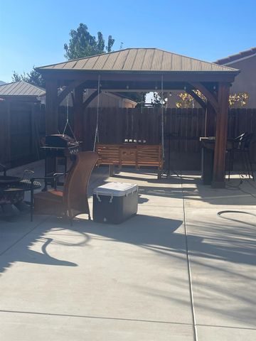 486 E San Pedro St, Merced, CA 95341