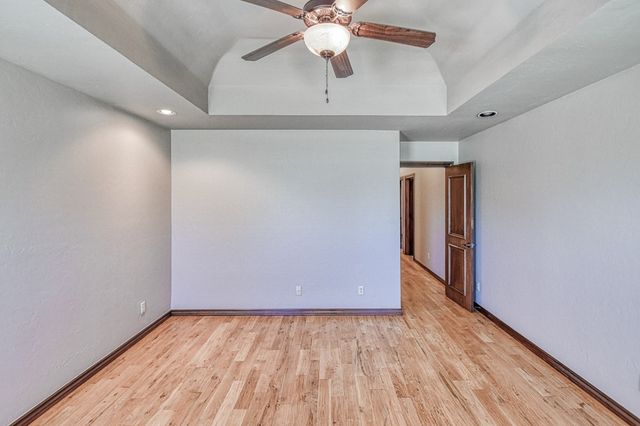 18400 Haslemere Lane, Edmond, OK 73012