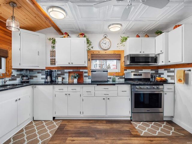 6001 E Island Avenue, Syracuse, IN 46567