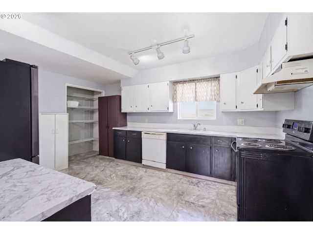 510 Nw CHURCHMAN, Willamina, OR 97396
