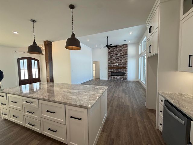 10 Republican Meadow Lane, Greenbrier, AR 72058