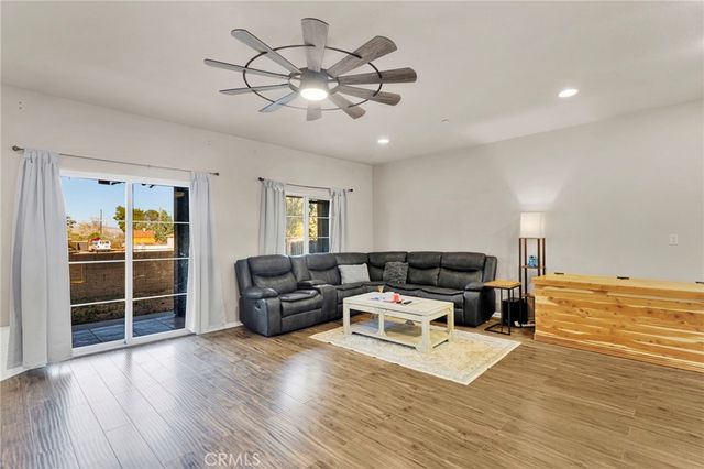 14193 Jicarilla Road 302, Apple Valley, CA 92307