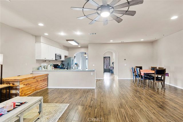 14193 Jicarilla Road 302, Apple Valley, CA 92307