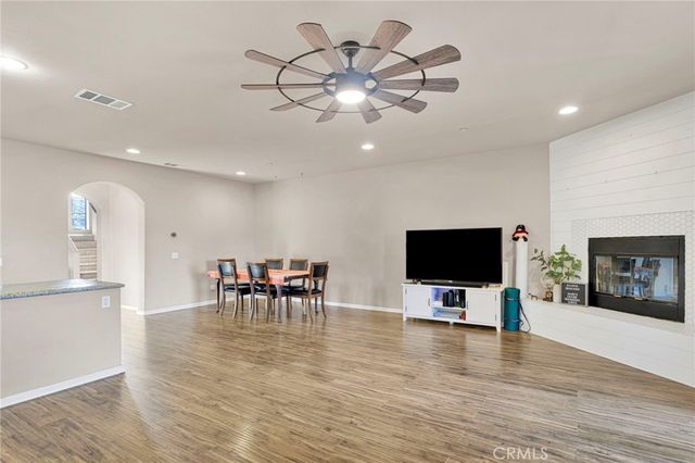 14193 Jicarilla Road 302, Apple Valley, CA 92307