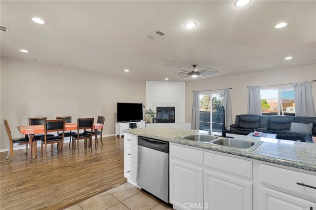 14193 Jicarilla Road 302, Apple Valley, CA 92307