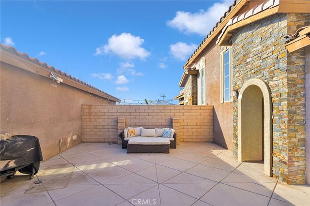 14193 Jicarilla Road 302, Apple Valley, CA 92307