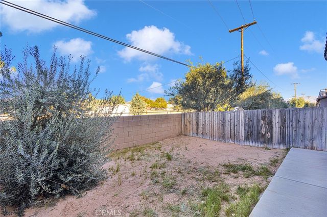 14193 Jicarilla Road 302, Apple Valley, CA 92307