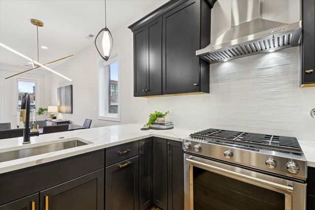 4859 N Ashland Avenue 2E, Chicago, IL 60640