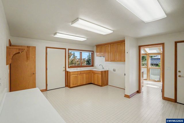 3485 Cherokee Dr S, Salem, OR 97302