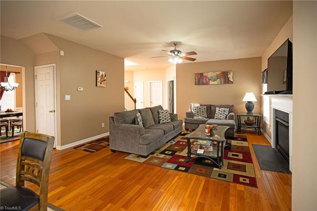 1336 Pondhaven Drive, High Point, NC 27265