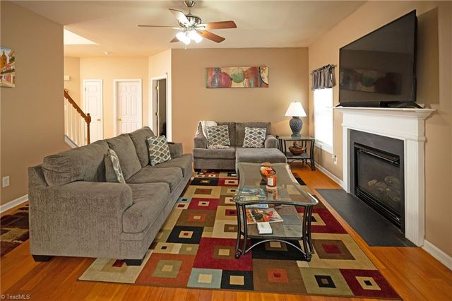 1336 Pondhaven Drive, High Point, NC 27265