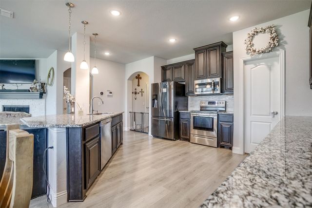 433 Joseph Lane, Crowley, TX 76036