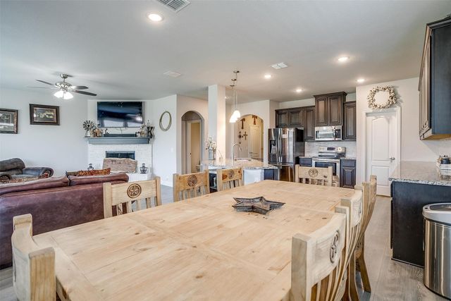 433 Joseph Lane, Crowley, TX 76036