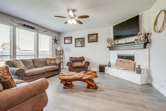 433 Joseph Lane, Crowley, TX 76036